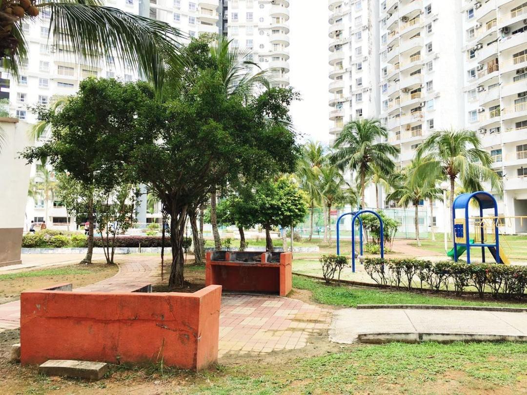 Maya Apartment Bay View Villas Port Dickson Bagian luar foto